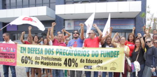 Trabalhadores da educação fazem ato no dia D dos Precatórios do FUNDEF