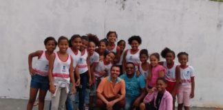 Brincando e aprendendo: Professores inovam com a Amarelinha Africana na Escola Príncipe da Paz