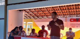 Assembleia avalia crise na educação