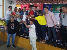 Plenária: Antonio Rosalvo assina Carta Compromisso e garante luta pelos trabalhadores